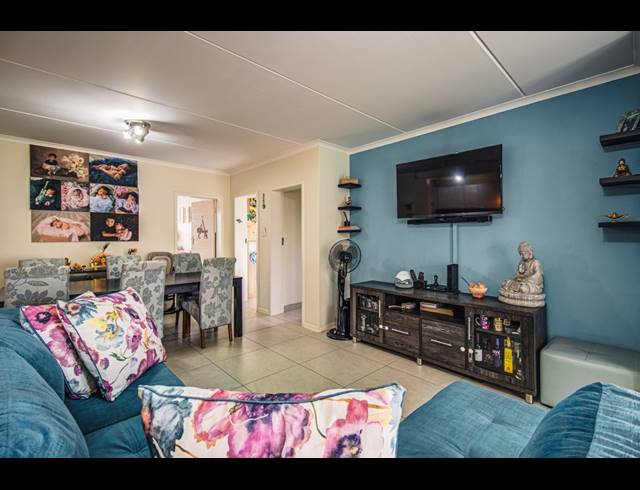 3 BEDROOM APARTMENT FOR SALE IN MODDERFONTEIN